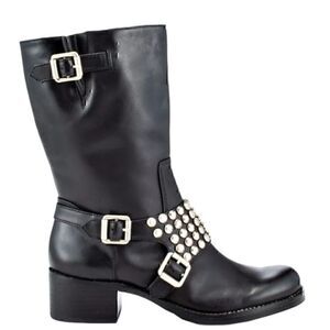 BCBGeneration BC-Halen Black Leather Studded Buckle Boots

7B/37
